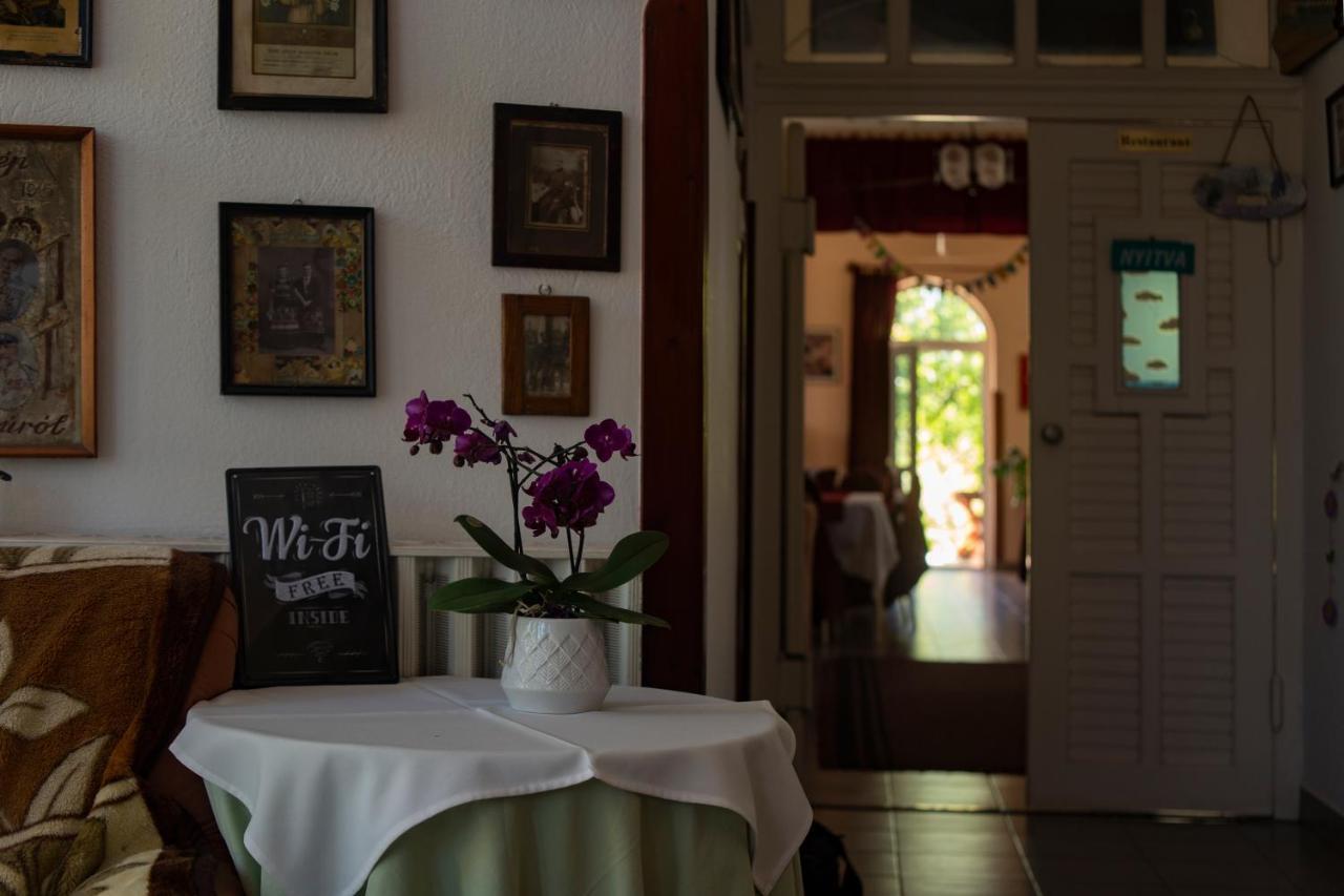 Alabastrom Panzio Es Etterem Bed & Breakfast Bogacs Ngoại thất bức ảnh