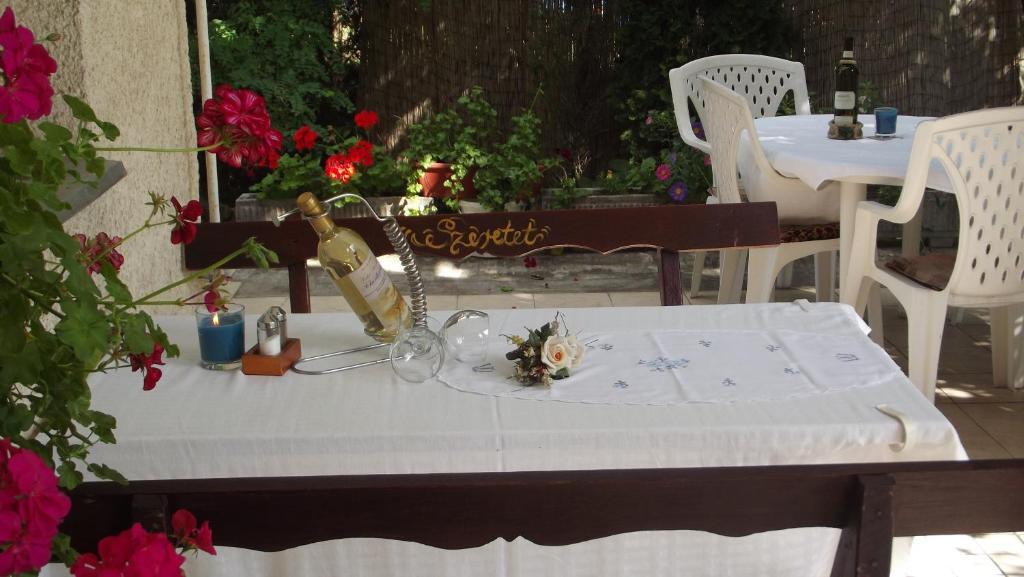 Alabastrom Panzio Es Etterem Bed & Breakfast Bogacs Ngoại thất bức ảnh