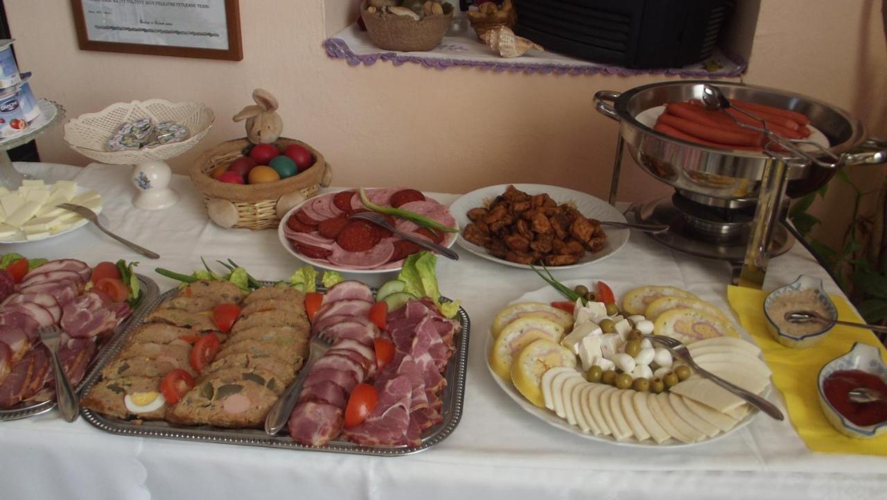 Alabastrom Panzio Es Etterem Bed & Breakfast Bogacs Ngoại thất bức ảnh