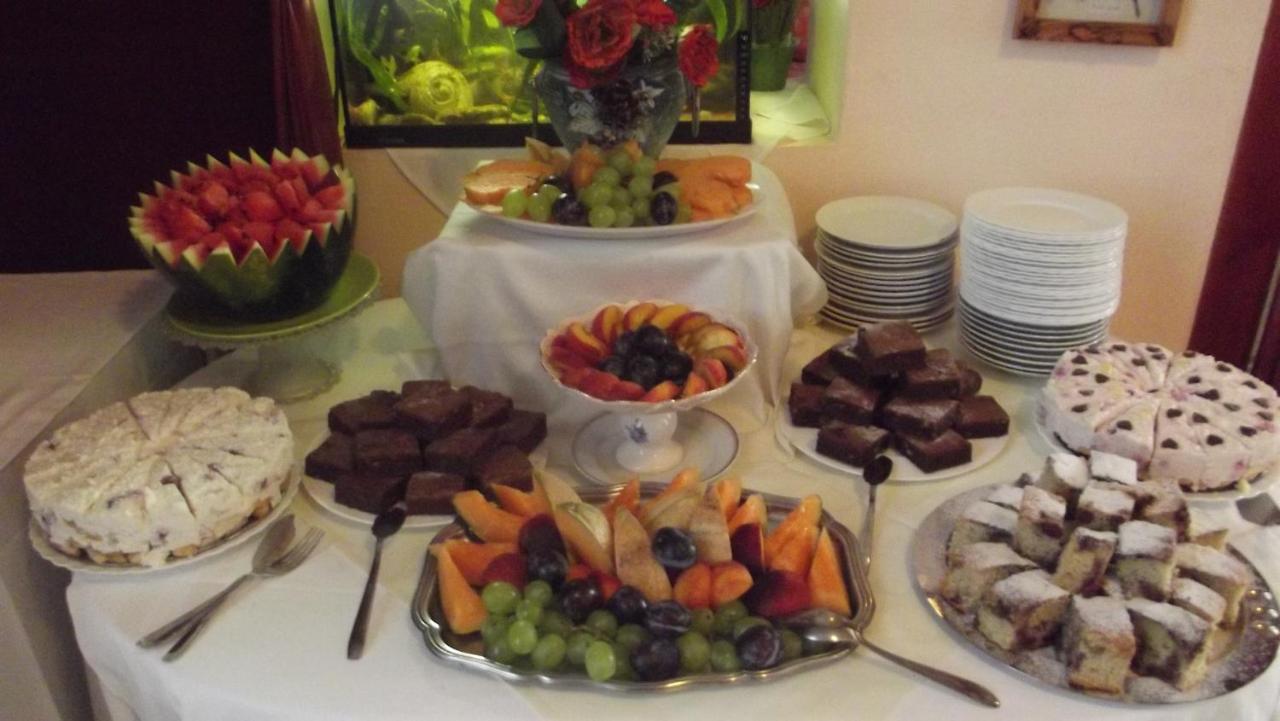 Alabastrom Panzio Es Etterem Bed & Breakfast Bogacs Ngoại thất bức ảnh
